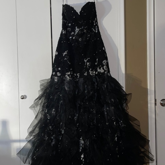 COPY - JOVANI FORMAL GOWN SIZE 16